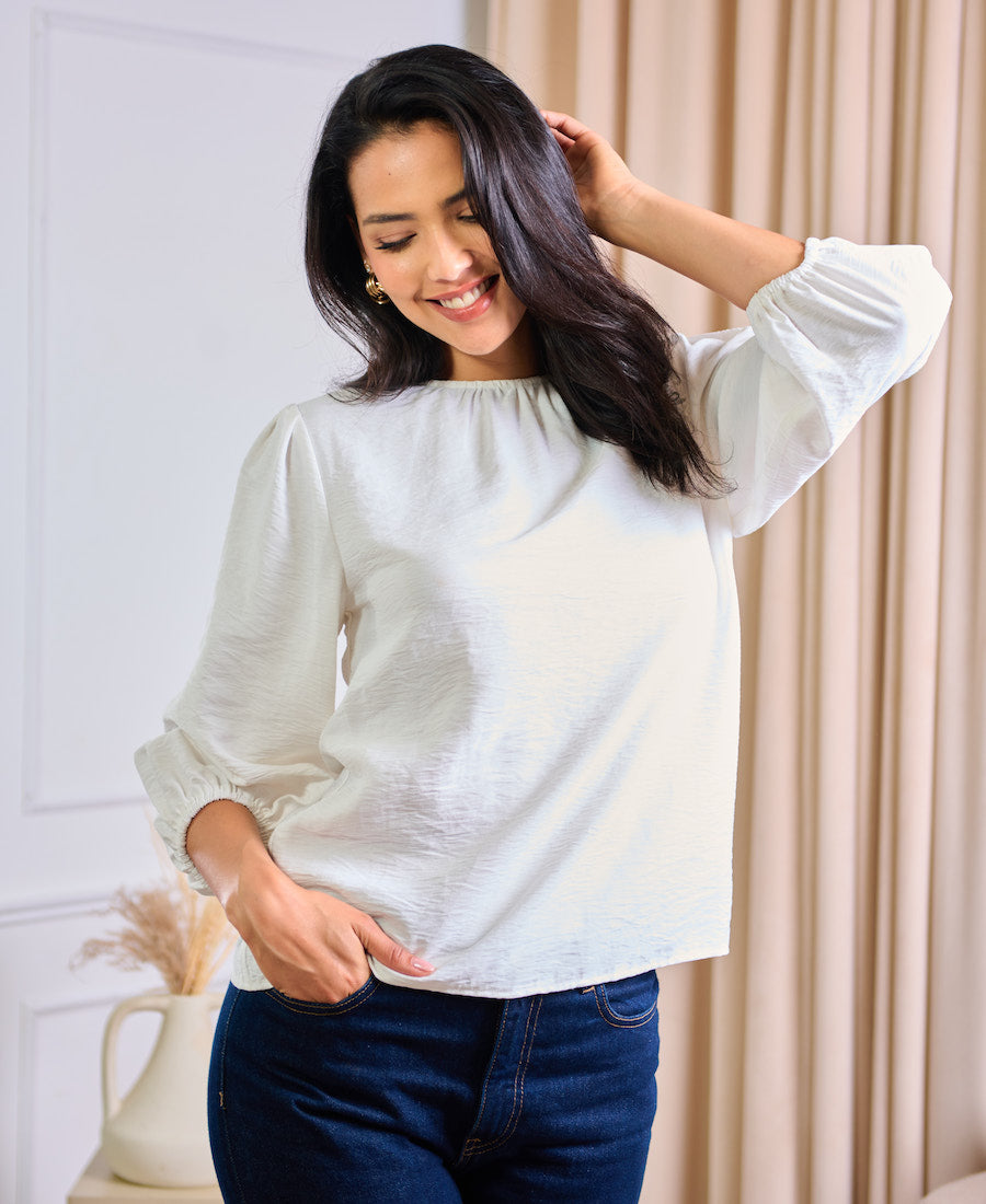 white three quarter sleeve top